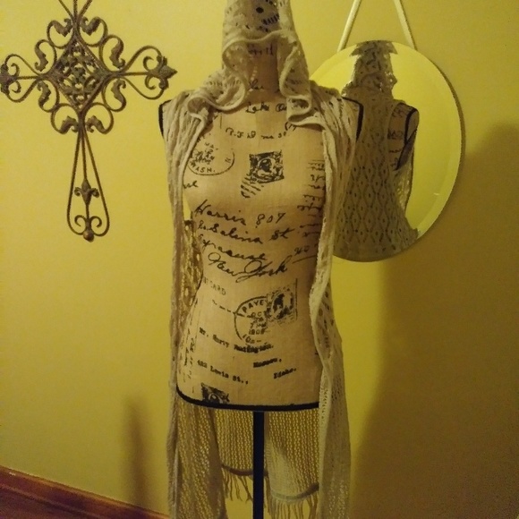 Top - Picture 2 of 2